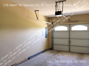 158 Abbey Rd in Versailles, KY - Foto de edificio - Building Photo