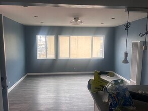 4453 Rosecrans Ave in Hawthorne, CA - Building Photo - Building Photo