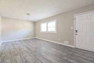955 King James Dr in Morrow, GA - Building Photo - Building Photo