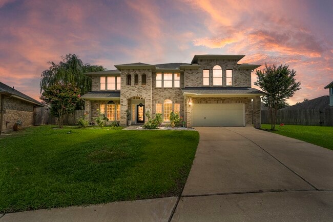 property at 815 Arlington Ln