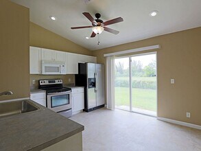 325 NE 30th Terrace in Cape Coral, FL - Building Photo - Building Photo