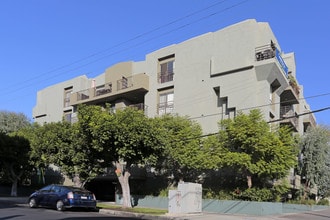 Babylon Apartments in Los Angeles, CA - Foto de edificio - Building Photo