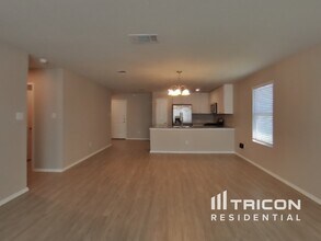 5550 Basil Chase in Converse, TX - Building Photo - Building Photo