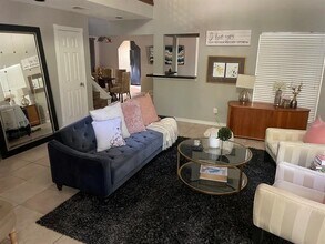 5631 Fawn Trail Ln in Humble, TX - Foto de edificio - Building Photo