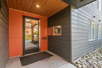 7001 Sand Point Way NE in Seattle, WA - Building Photo - Building Photo