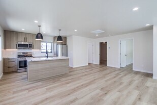 4152 Massachusetts Ave in La Mesa, CA - Building Photo