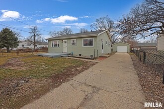 103 Hazel St in North Pekin, IL - Building Photo - Building Photo