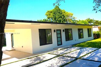53 NW 68th St in Miami, FL - Building Photo - Building Photo