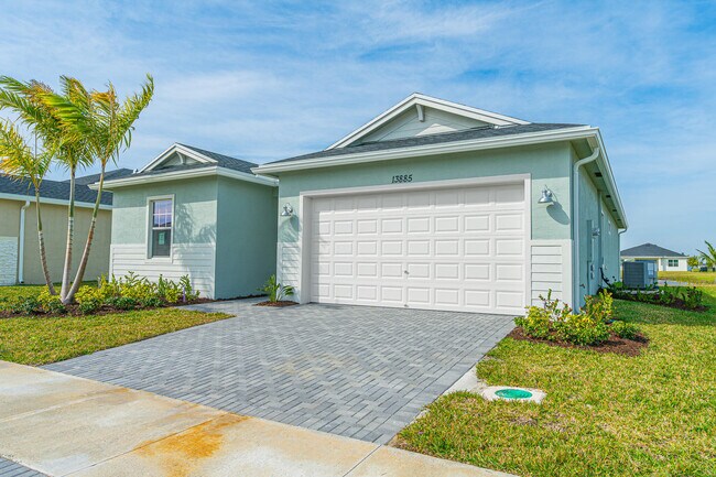 13885 SE Riversway St in Port St. Lucie, FL - Building Photo - Building Photo