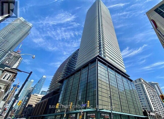 501 Yonge St in Toronto, ON - Building Photo - Building Photo