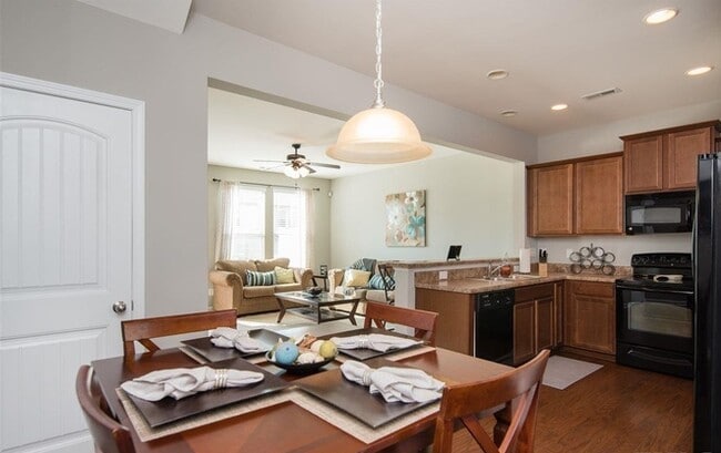 4438 Hillsgrove Rd in Wake Forest, NC - Building Photo - Building Photo