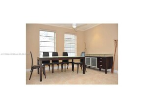 1569 Euclid Ave in Miami Beach, FL - Building Photo - Building Photo