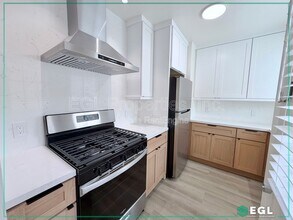 250 N Cordova St in Burbank, CA - Building Photo - Building Photo