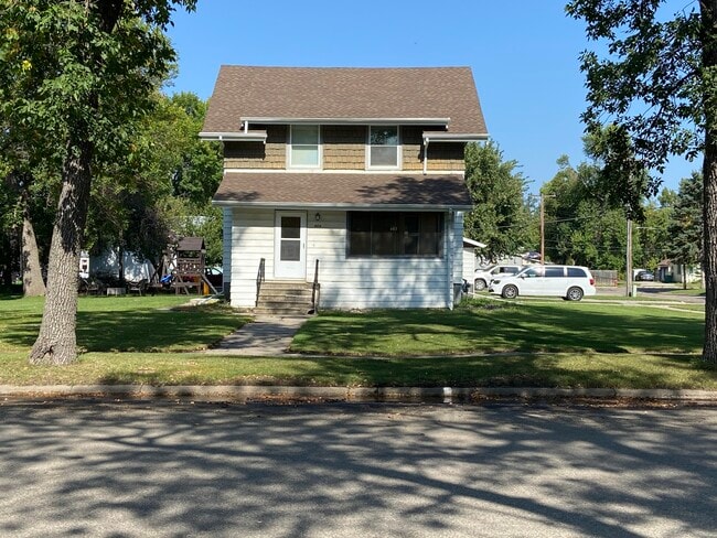 property at 404 W Caledonia Ave