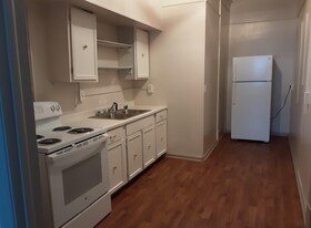 847 Massachusetts St in Lawrence, KS - Building Photo