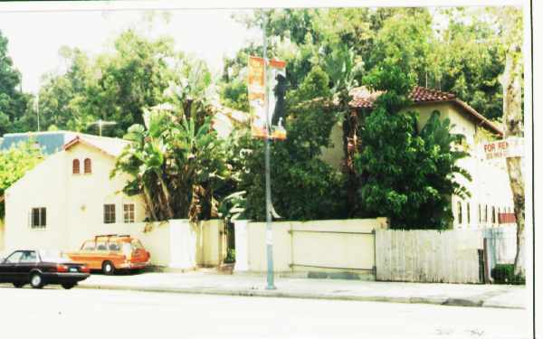 2030-2038 N Highland Ave in Hollywood, CA - Building Photo