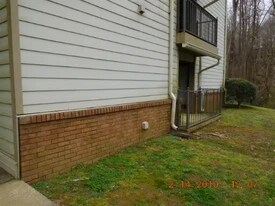 501 Gables Dr in Hoover, AL - Building Photo