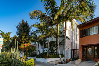 1111 Euclid St in Santa Monica, CA - Building Photo - Primary Photo