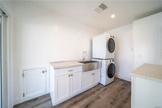 5105 Lubao Ave in Los Angeles, CA - Building Photo - Building Photo