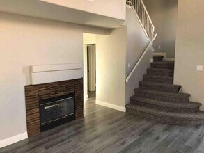 5620 Royal Castle Ln, Unit 204 in Las Vegas, NV - Building Photo - Building Photo