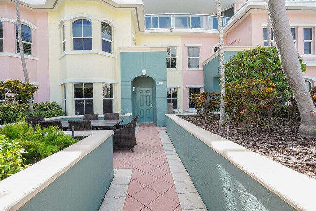 2051 SE 3rd St in Deerfield Beach, FL - Building Photo - Building Photo