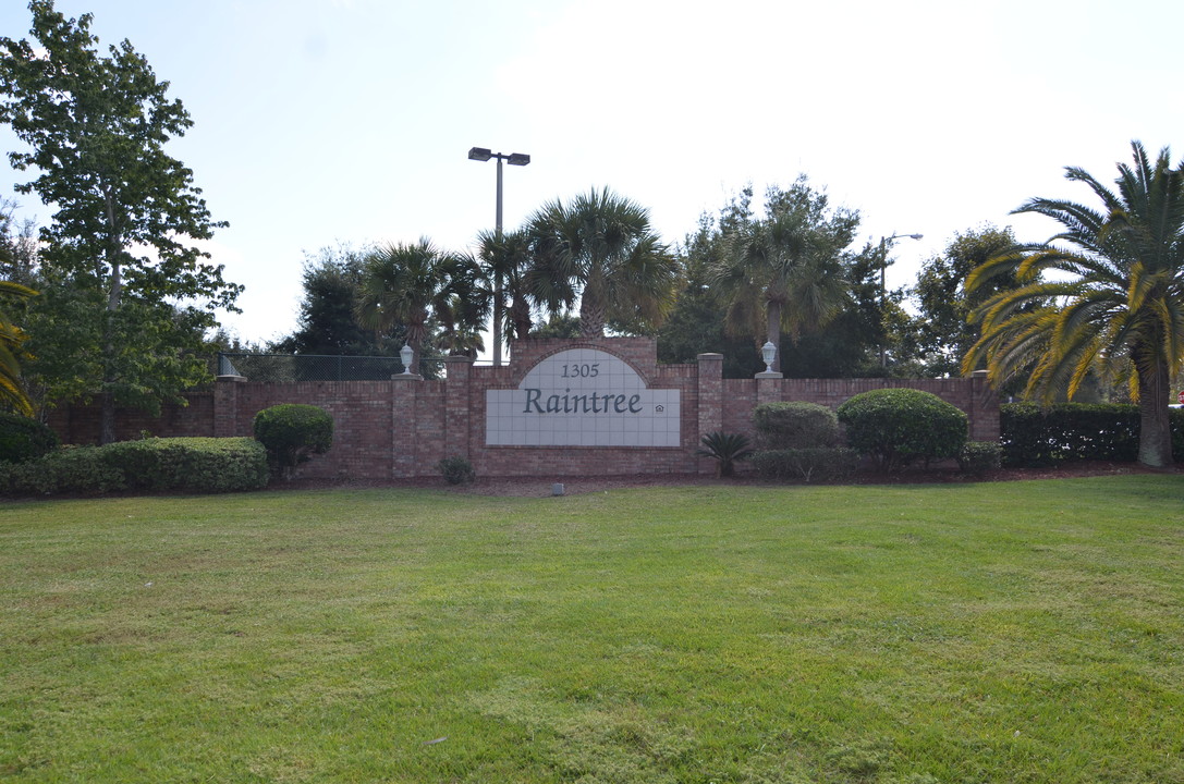 Raintree Apartments Photo