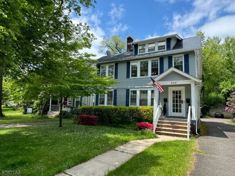 226 Park St in Montclair, NJ - Building Photo