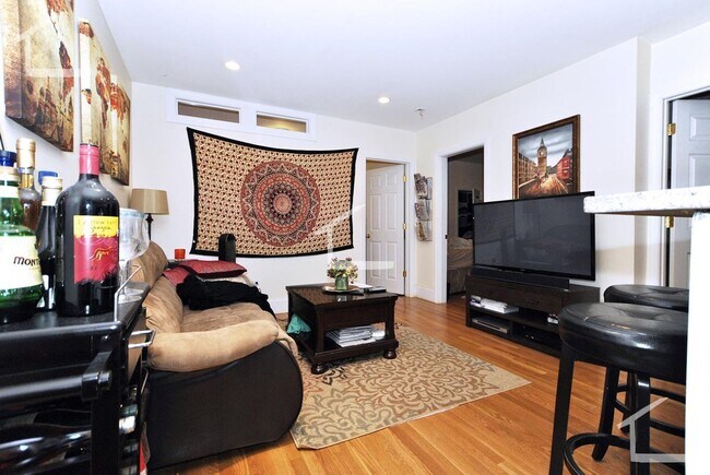 64 Egmont St in Brookline, MA - Building Photo - Building Photo