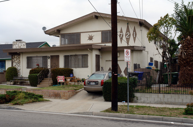 721 E Nutwood St in Inglewood, CA - Building Photo - Building Photo