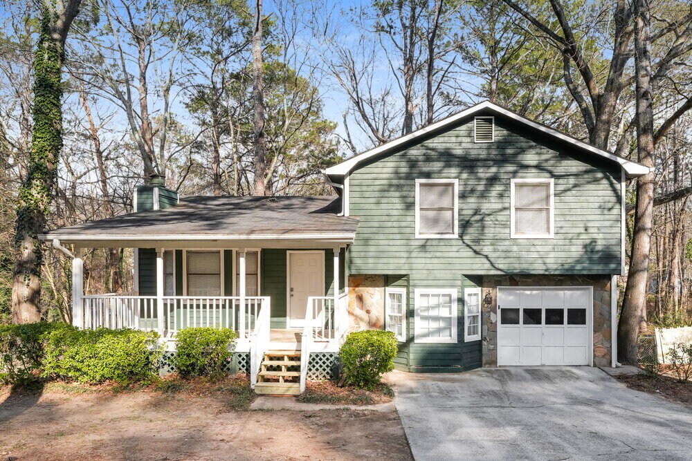 4006 Tanglewood Rd in Snellville, GA - Building Photo