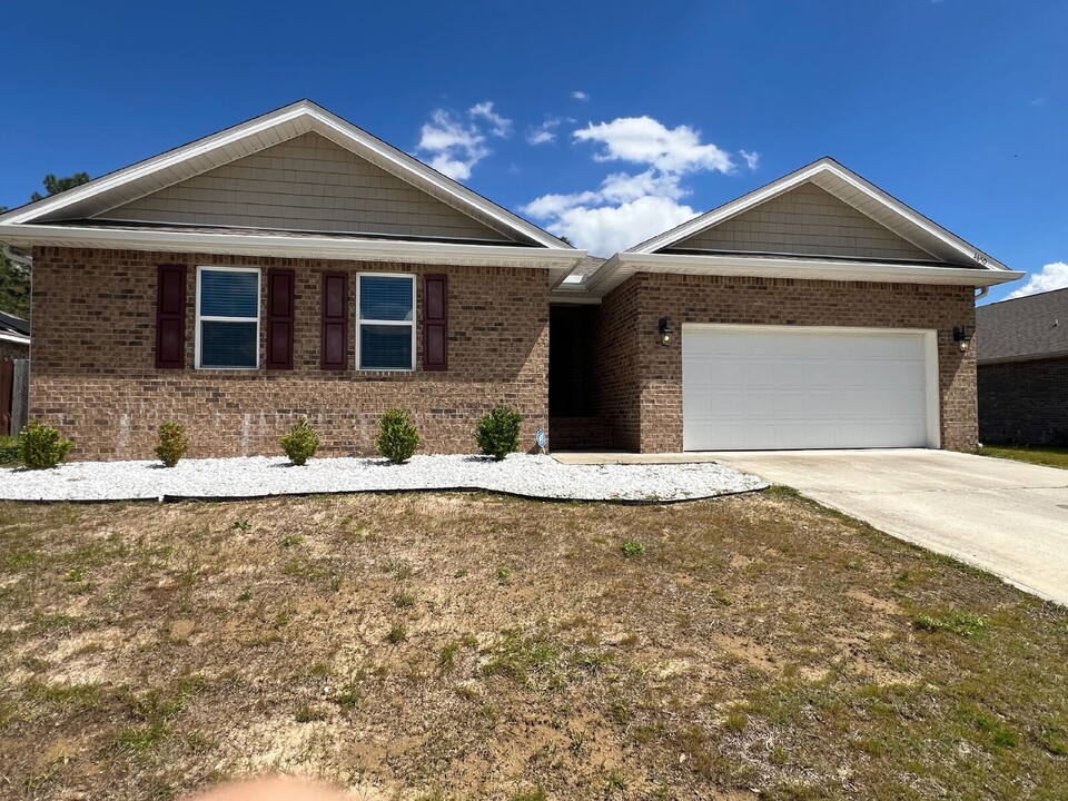 4650 Red Oak Dr in Milton, FL - Building Photo