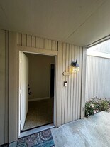 1253 Seacliff Ct in Ventura, CA - Building Photo