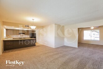 10612 N 47th Dr in Glendale, AZ - Building Photo - Building Photo