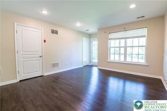 8475 Putnam Ct in Breinigsville, PA - Building Photo - Building Photo