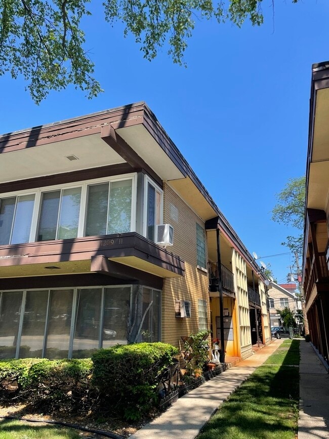 property at 1209 N Harlem Ave