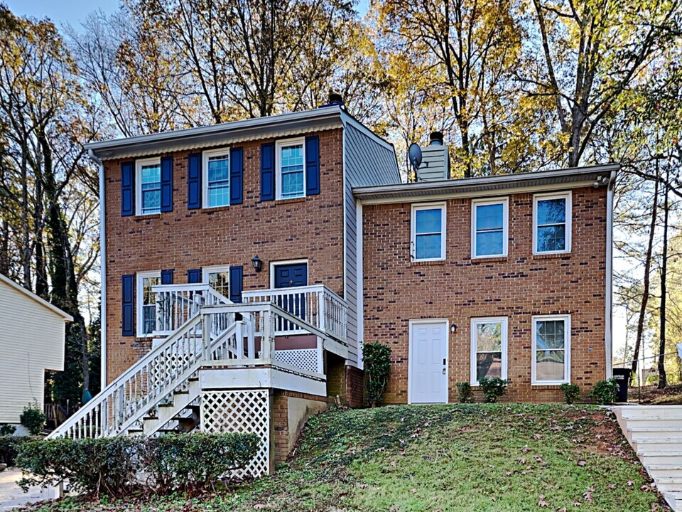 159 Timber Creek Ln SW in Marietta, GA - Building Photo