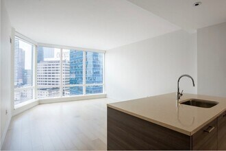 1 Franklin St, Unit 2305 in Boston, MA - Foto de edificio - Building Photo