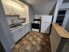 460 Rose Ln NE in Hutchinson, MN - Building Photo - Building Photo