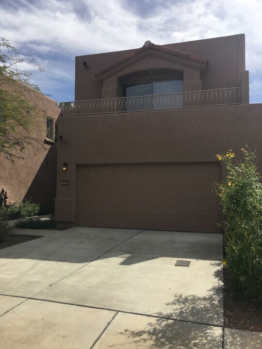 8682 E Placita Pueblo Bonito in Tucson, AZ - Building Photo