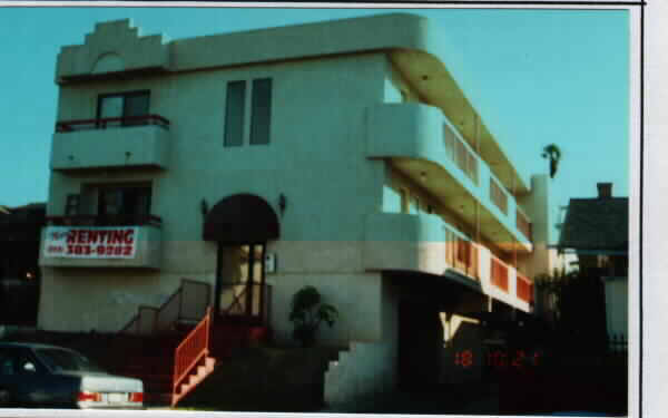 118 S Mariposa Ave in Los Angeles, CA - Building Photo - Building Photo