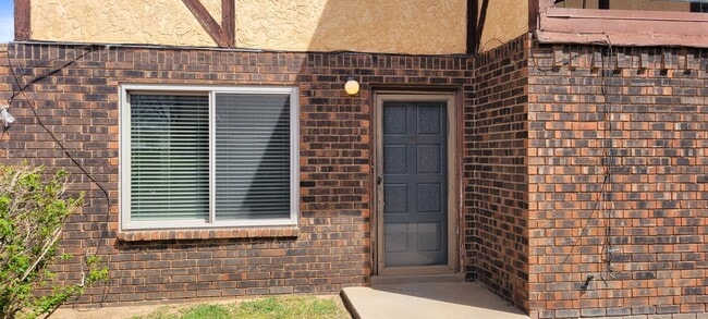 3516 D Adenmor Ct in Clovis, NM - Building Photo - Building Photo