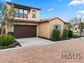 126 Palencia in Irvine, CA - Building Photo - Building Photo