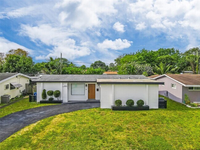 8610 NW 25th St in Sunrise, FL - Building Photo - Building Photo