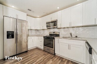 2419 NW 87th Ln in Sunrise, FL - Building Photo - Building Photo