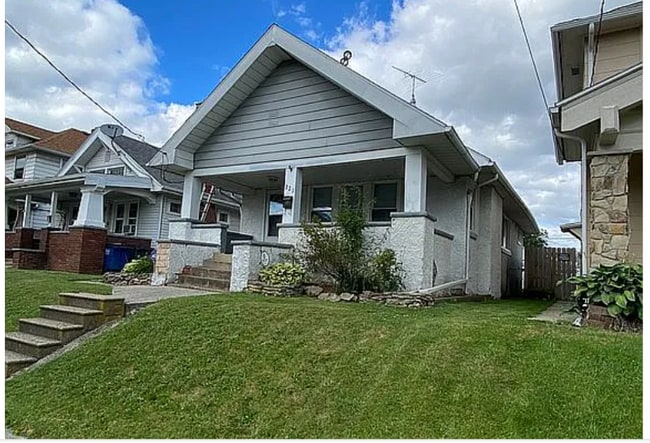 223 Valleywood Dr in Toledo, OH - Foto de edificio - Building Photo