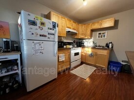 2190 Carate Rd in West Kelowna, BC - Building Photo