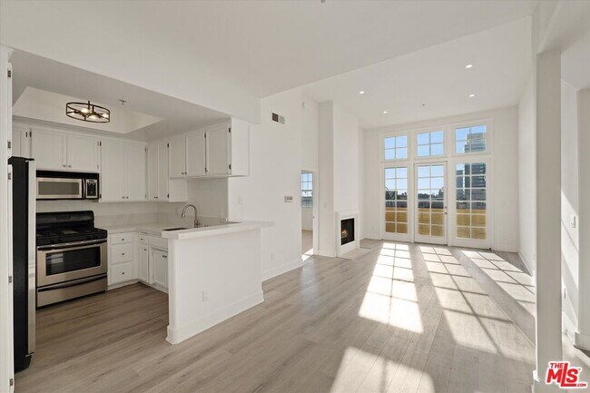 1225 Armacost Ave in Los Angeles, CA - Building Photo - Building Photo