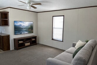 84 Dunlap Cir in Oxford, MI - Foto de edificio - Building Photo