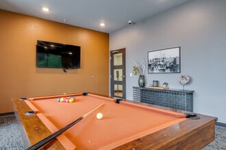 Tannery Falls Apartments in Sheboygan Falls, WI - Foto de edificio - Interior Photo