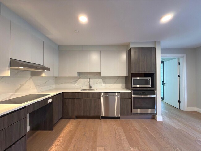 15 Central St, Unit 1 in Somerville, MA - Building Photo - Building Photo